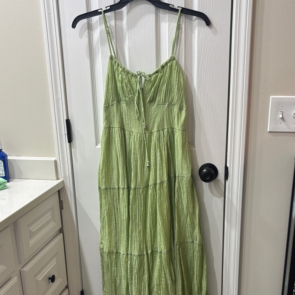 Green Sleeveless Maxi Dress